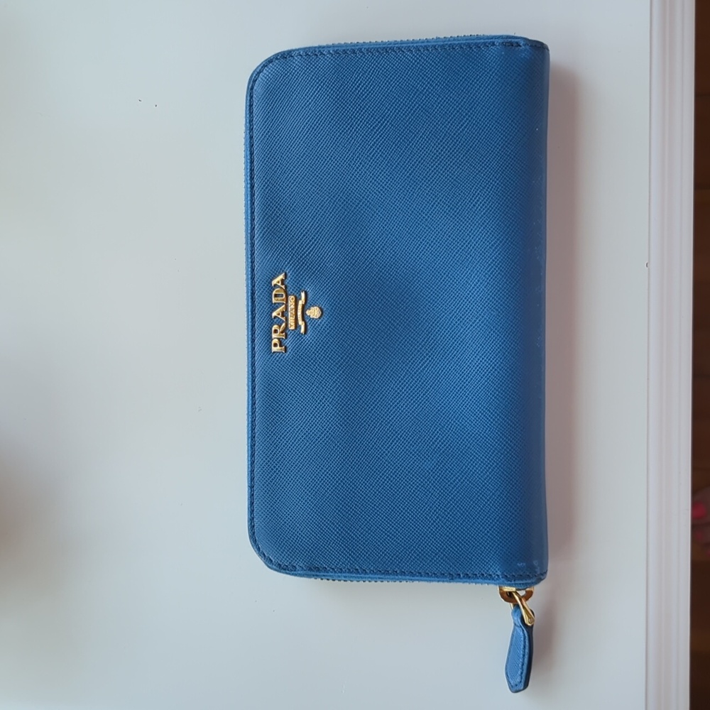 Authentic Pre-owned Prada Saffiano Blue Leather Zip Around Wallet w/COA - Picture 10 of 11